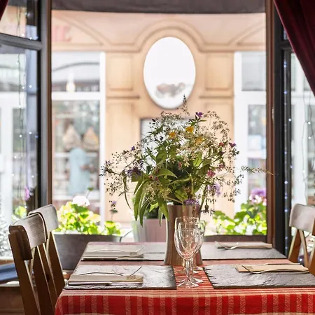 De Russie Hotel 3*